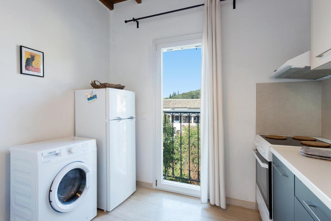Tati Apartment Kassiopi Buitenkant foto